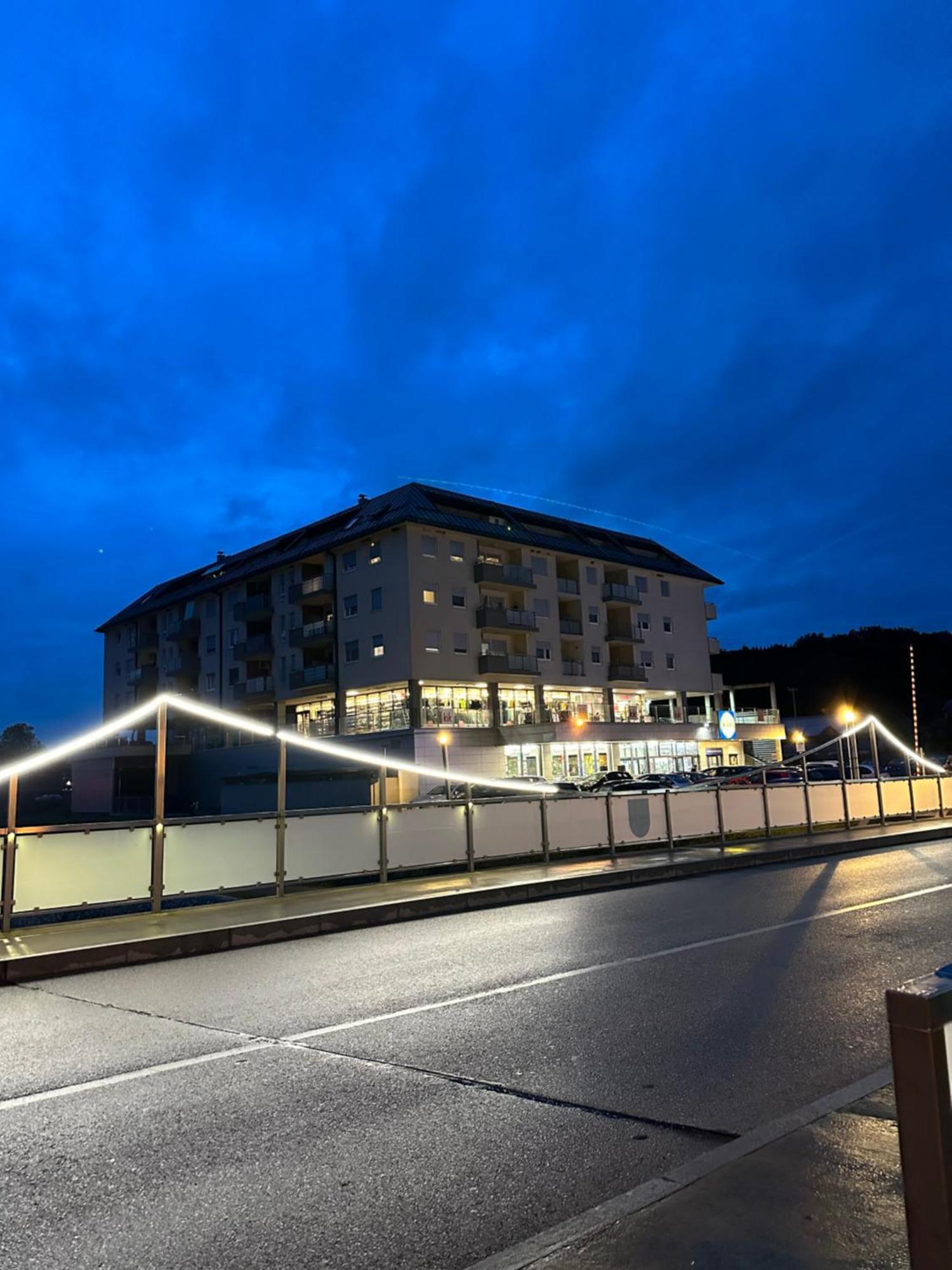 Apartman Eva, Moderan Stan U Srcu Zagorja Krapina Esterno foto